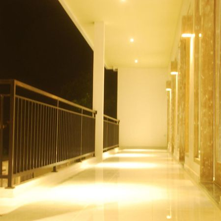 Sugiras Living Hotel Denpasa Kamer foto