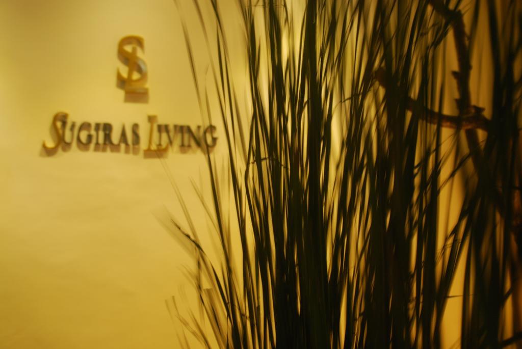 Sugiras Living Hotel Denpasa Buitenkant foto
