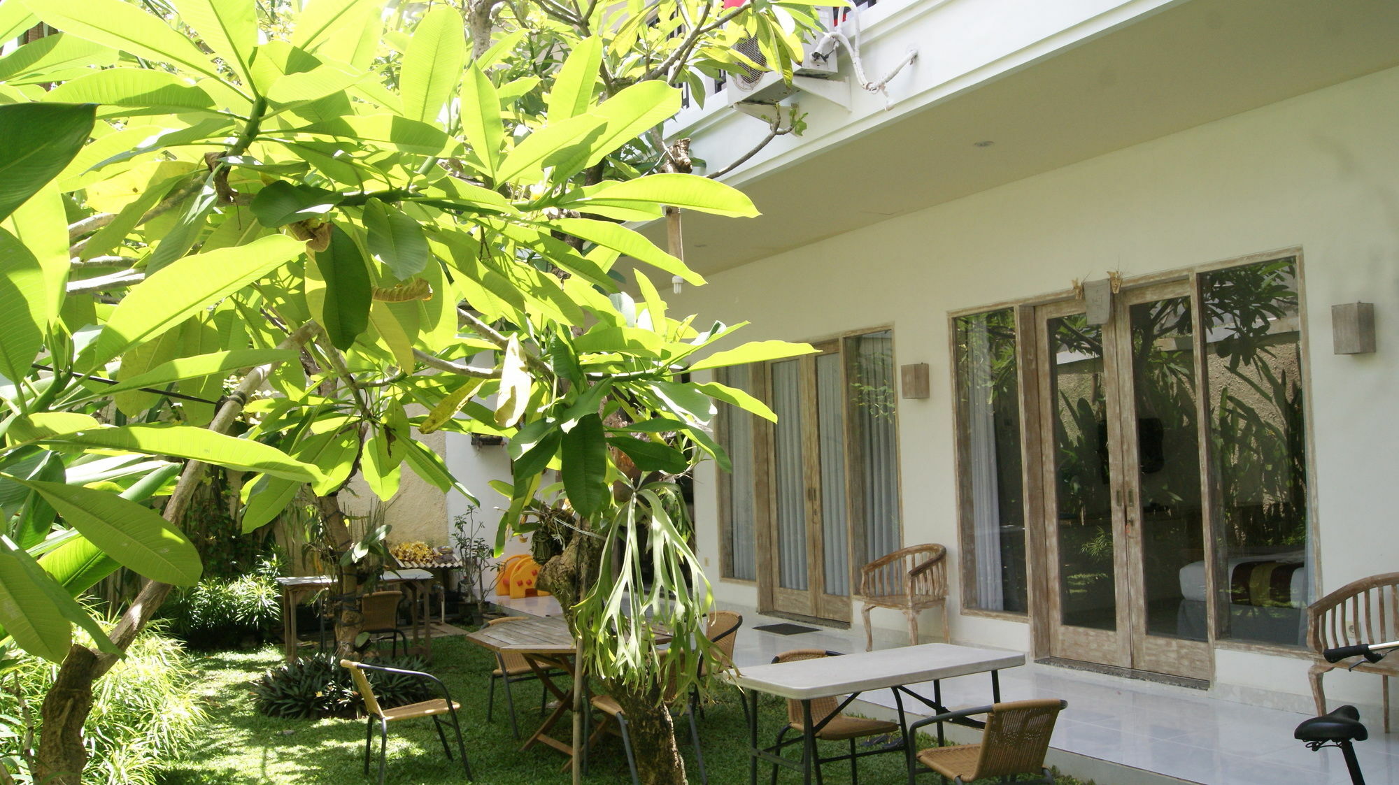 Sugiras Living Hotel Denpasa Buitenkant foto